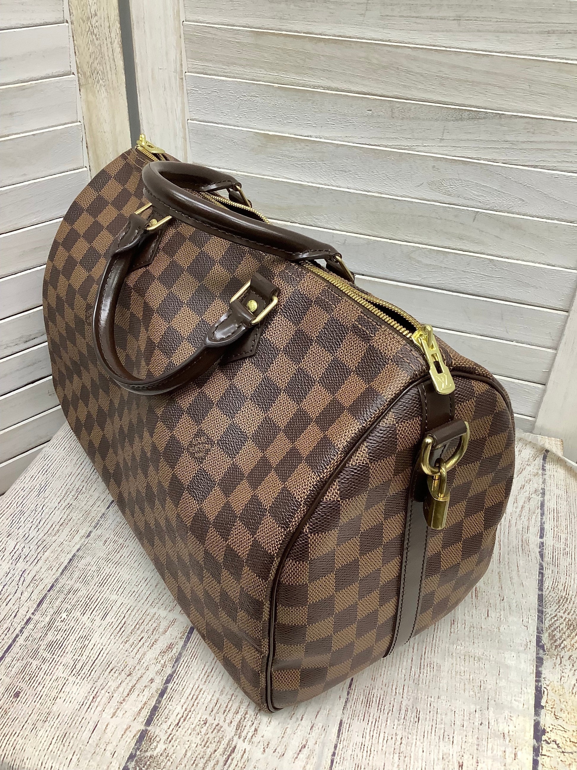 HandBag Luxury Designer By Louis Vuitton Size: Large