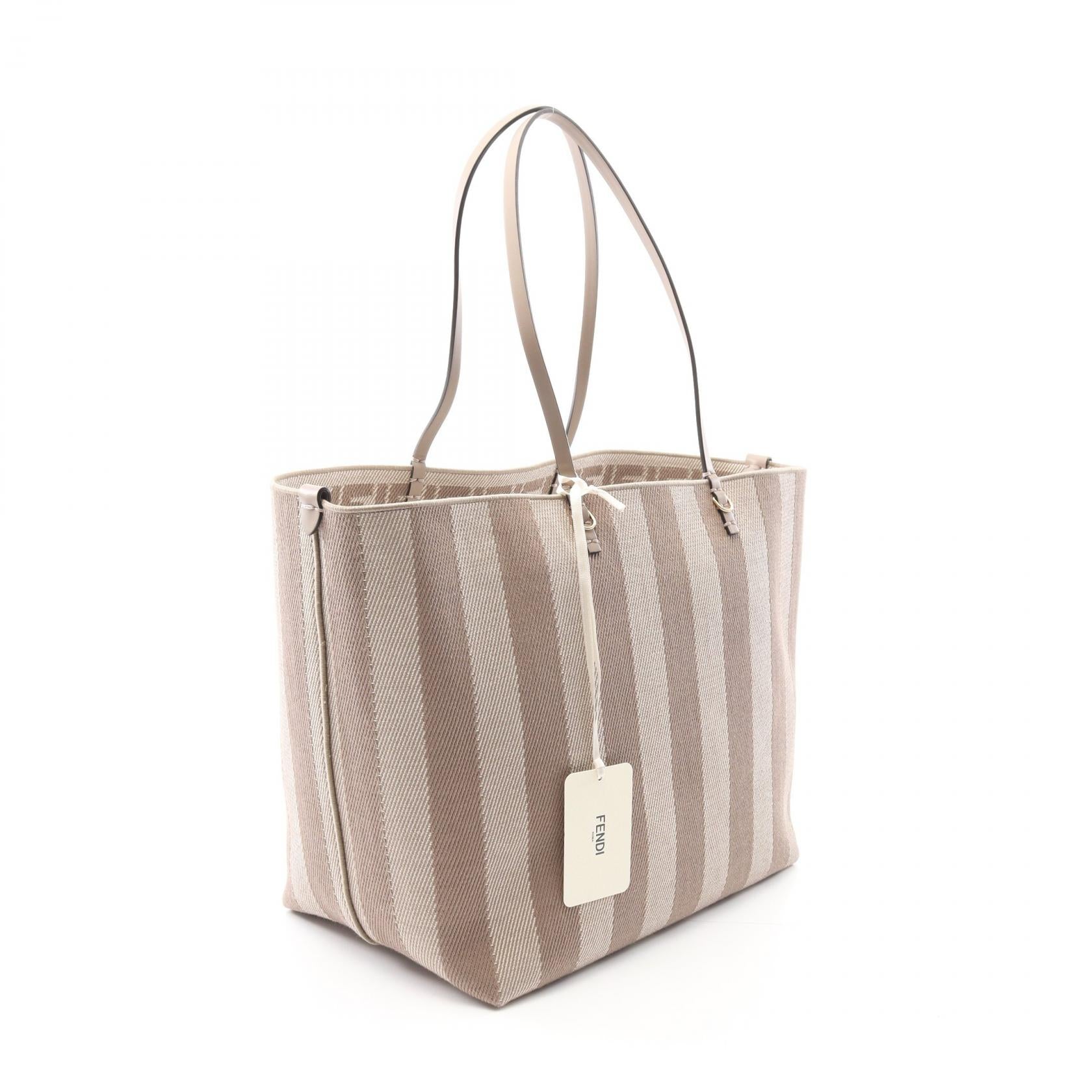 Fendi Selleria Peekaboo Calf Handbag