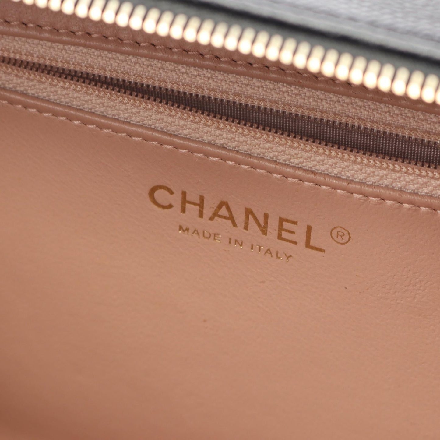 Chanel CC Filigree MatelassÃ© Calf Shoulder Bag