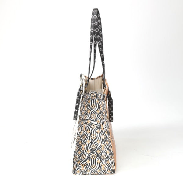 LOUIS VUITTON Tote Bag Monogram Jungle Canvas multicolor Monogram jungle On-the-go GM Women