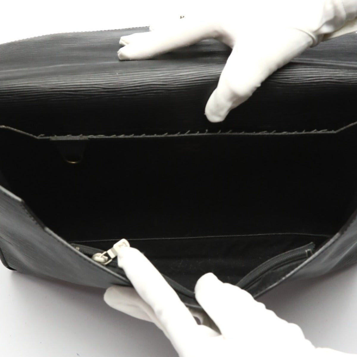 LOUIS VUITTON Business bag Epi Leather Noir Business bag Epi Porto de cuman bandouliere mens