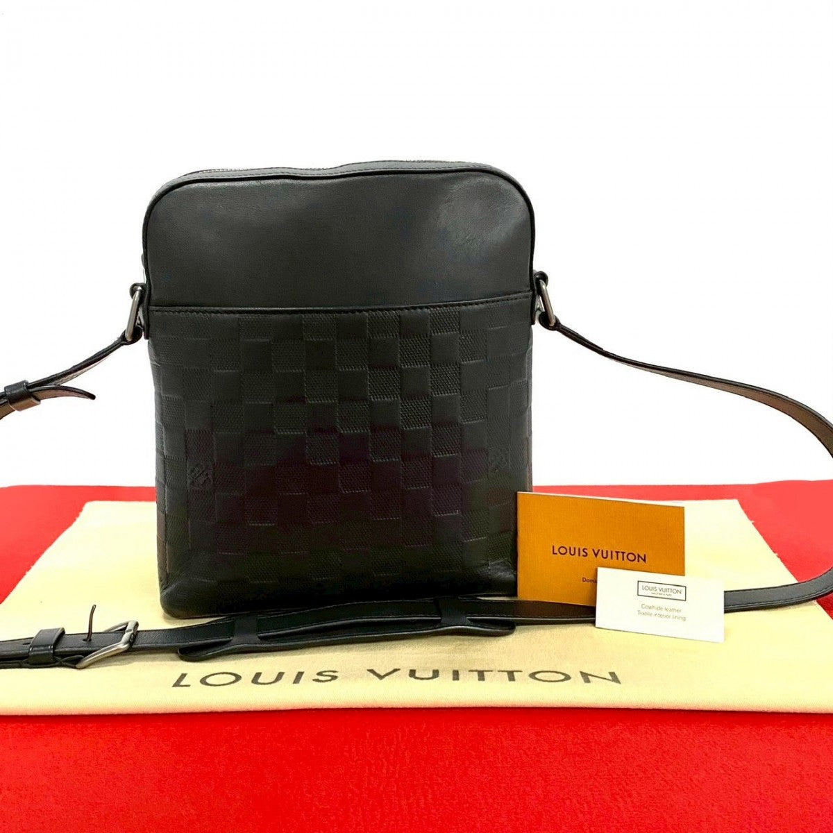 LOUIS VUITTON Shoulder Bag Damier Anfini Leather black Messenger bag Pochette District mens(Unisex)