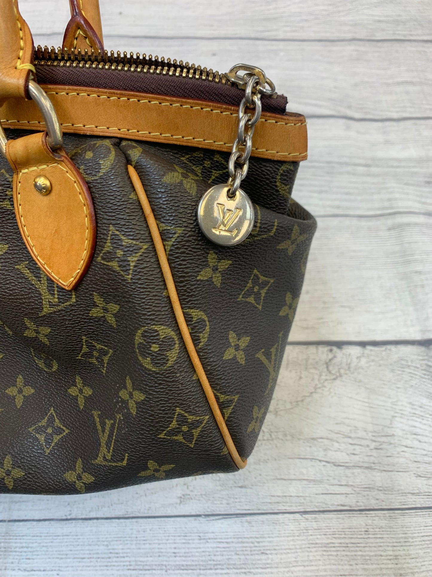 HandBag Designer By Louis Vuitton Size: Small