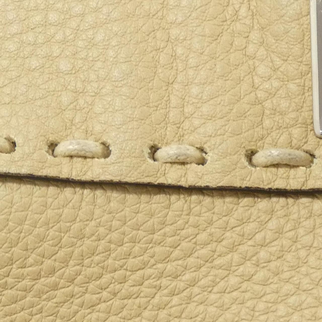 Fendi Selleria Peekaboo ISeeU Calf Handbag