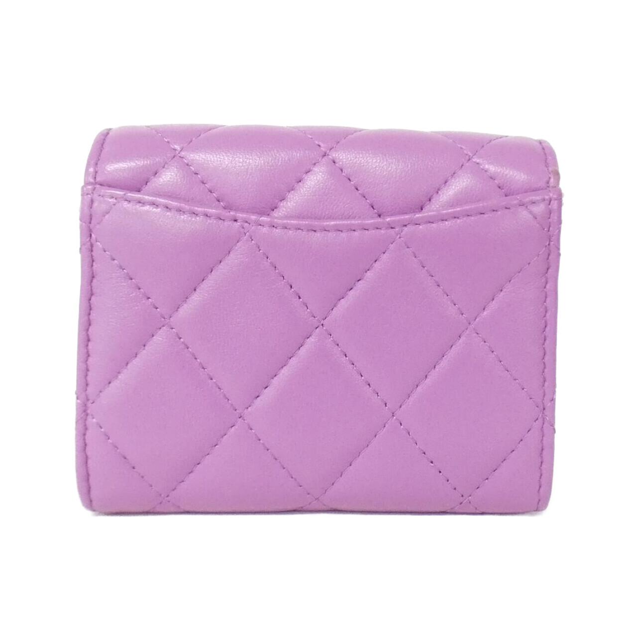 Chanel Lambskin Chain Clutch