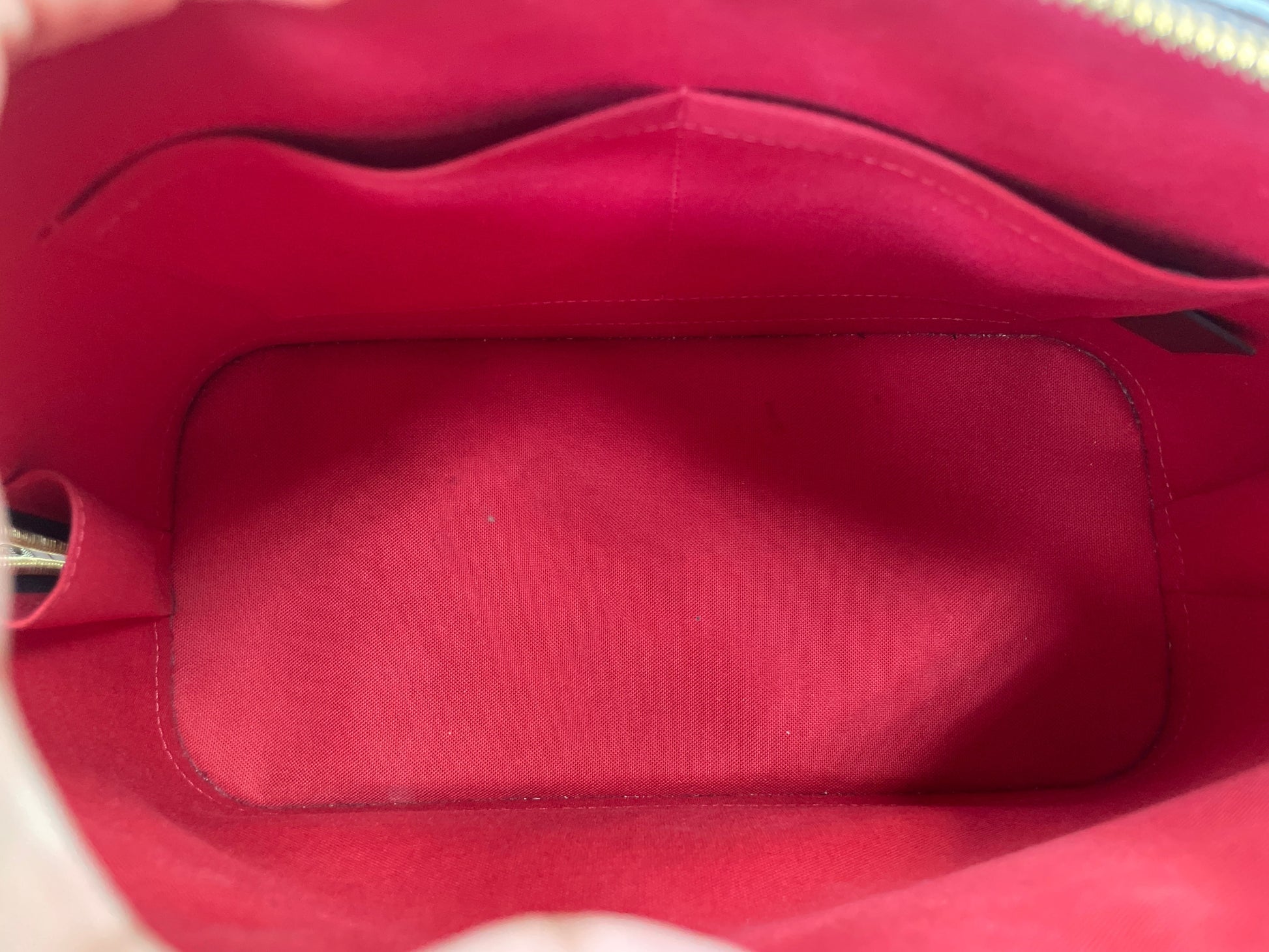 HandBag Designer By Louis Vuitton Size: Medium