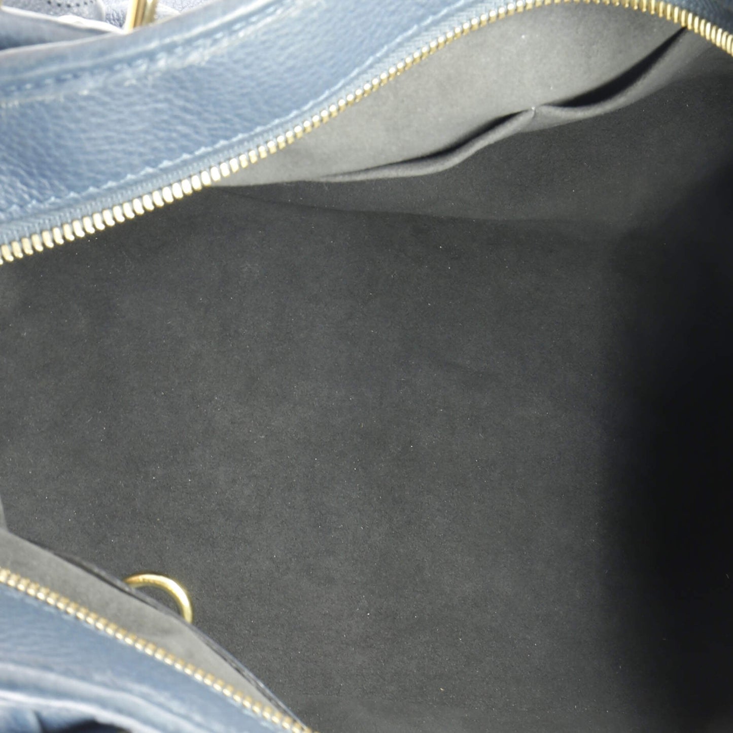 Louis Vuitton Stellar Handbag Mahina Leather GM