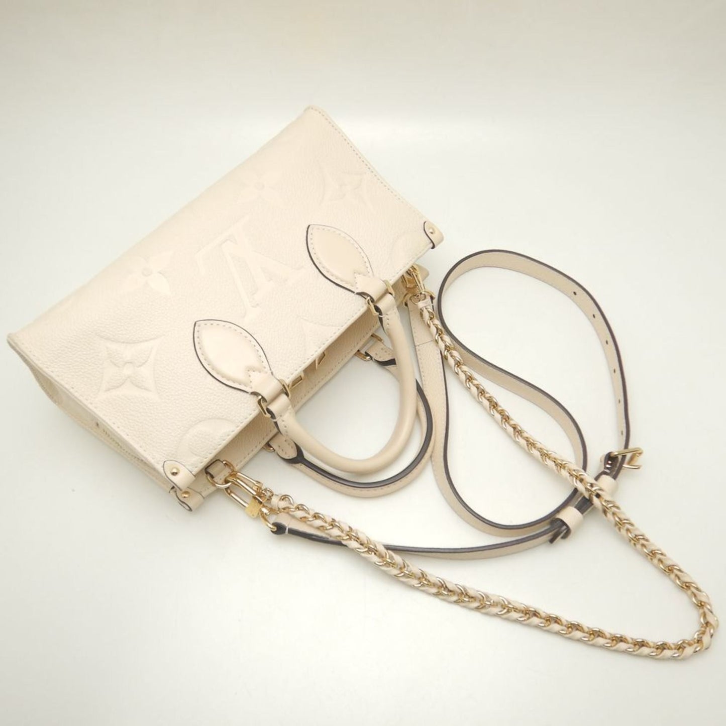 Louis Vuitton ivory Leather Handbag