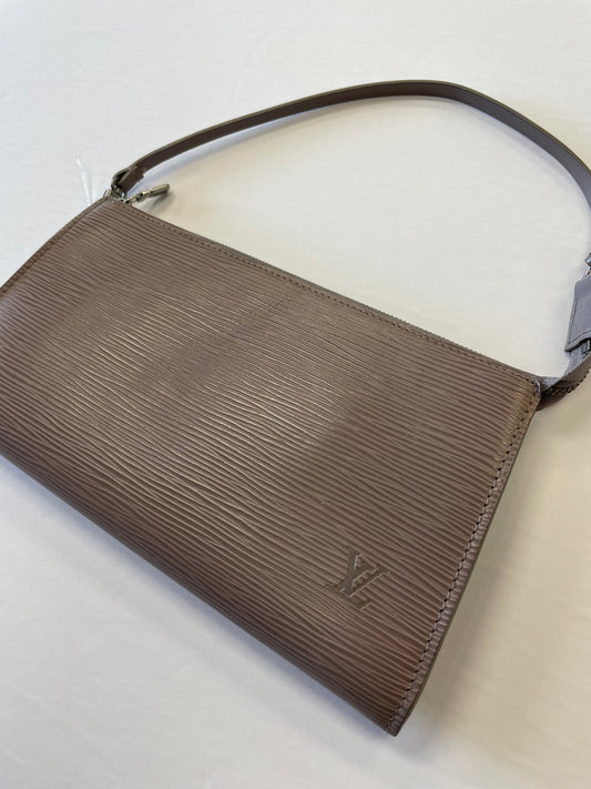 HandBag Luxury Designer By Louis Vuitton, Size: Small