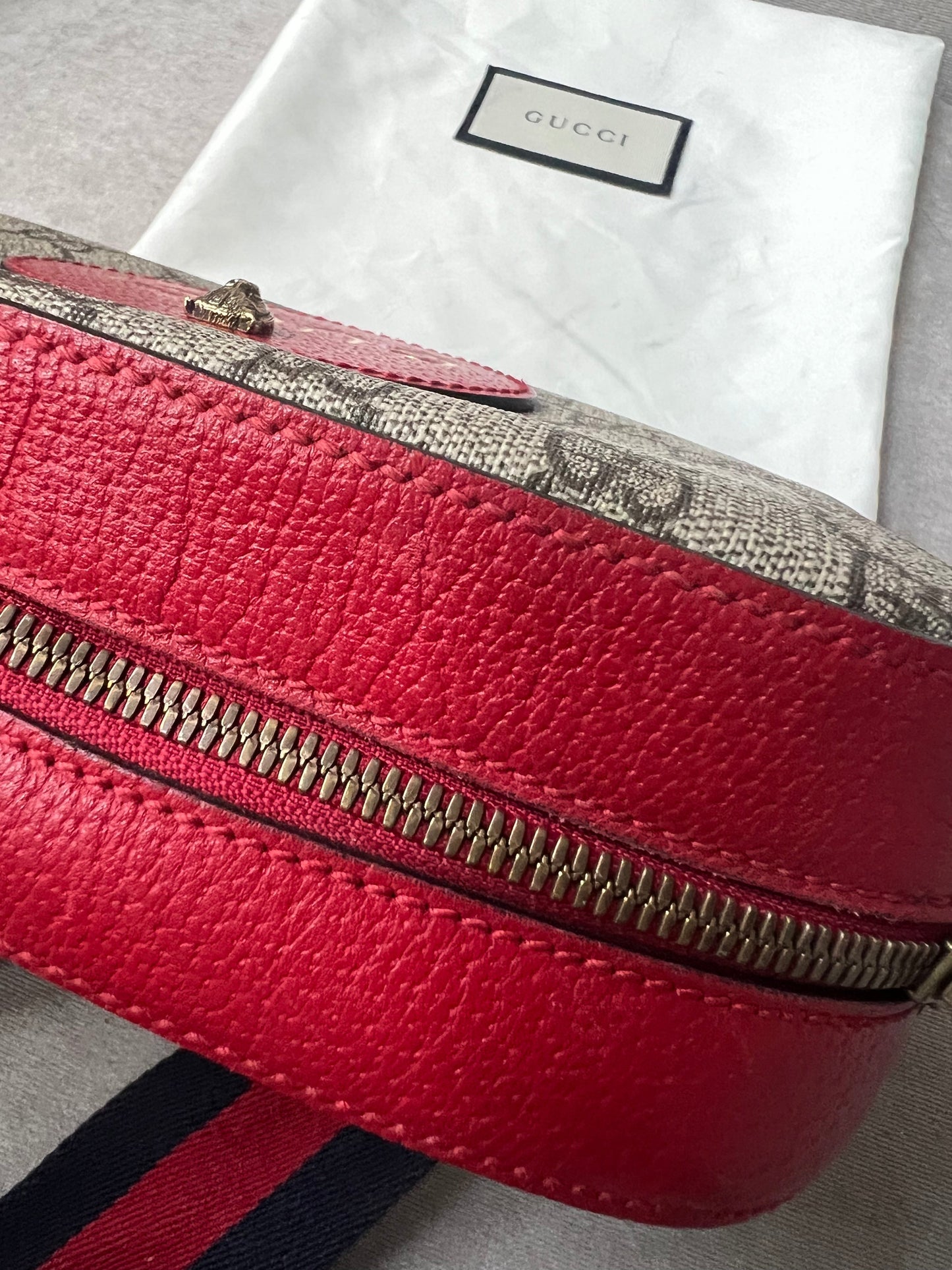 Gucci Neo  GG Supreme Messenger Bag (RRP £1060)