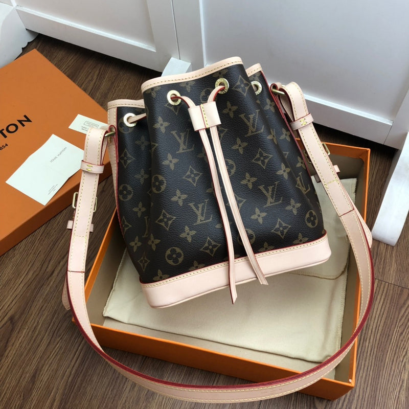 Louis Vuitton Luxury Bags 1982