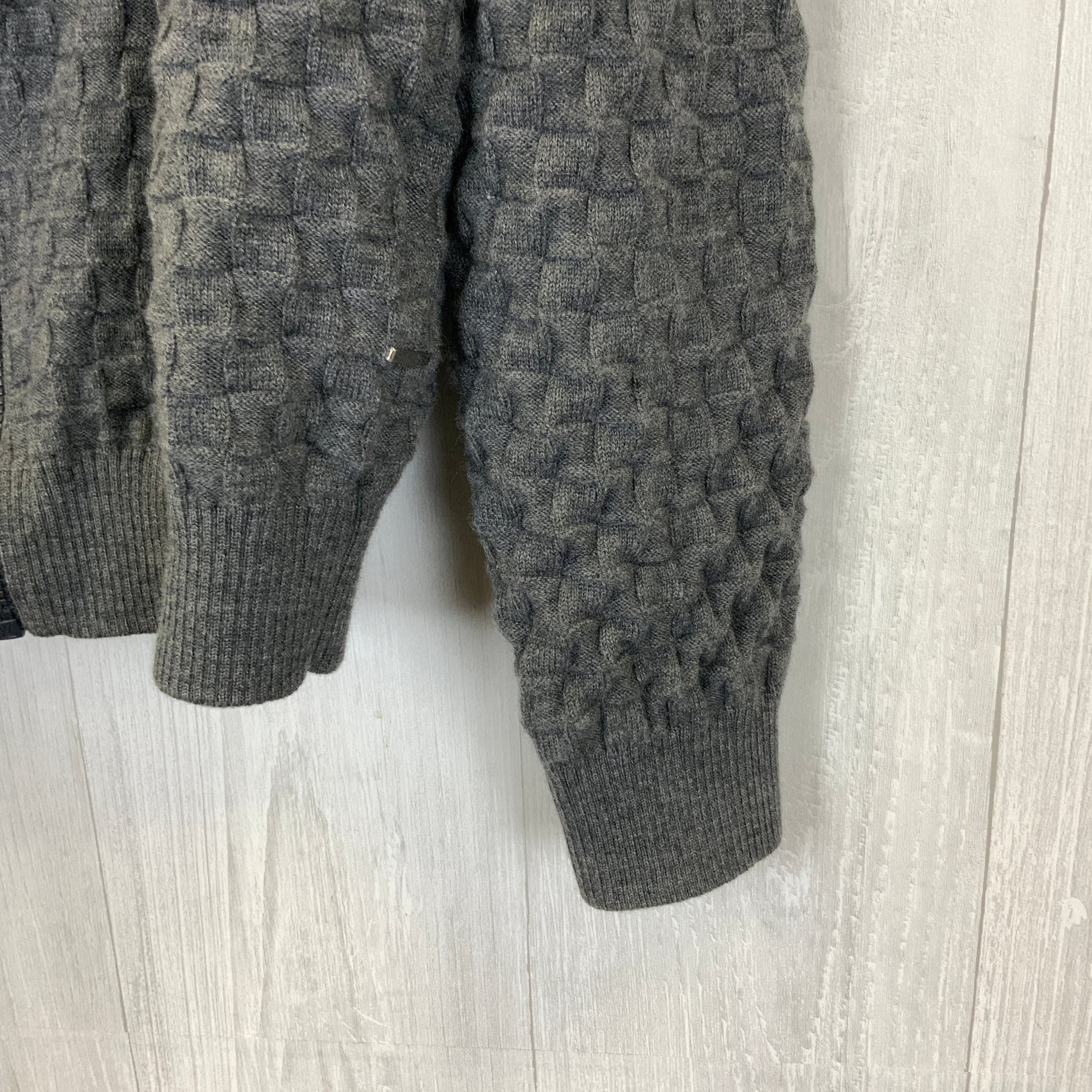 Grey Cardigan Luxury Designer Louis Vuitton, Size L Crossbody
