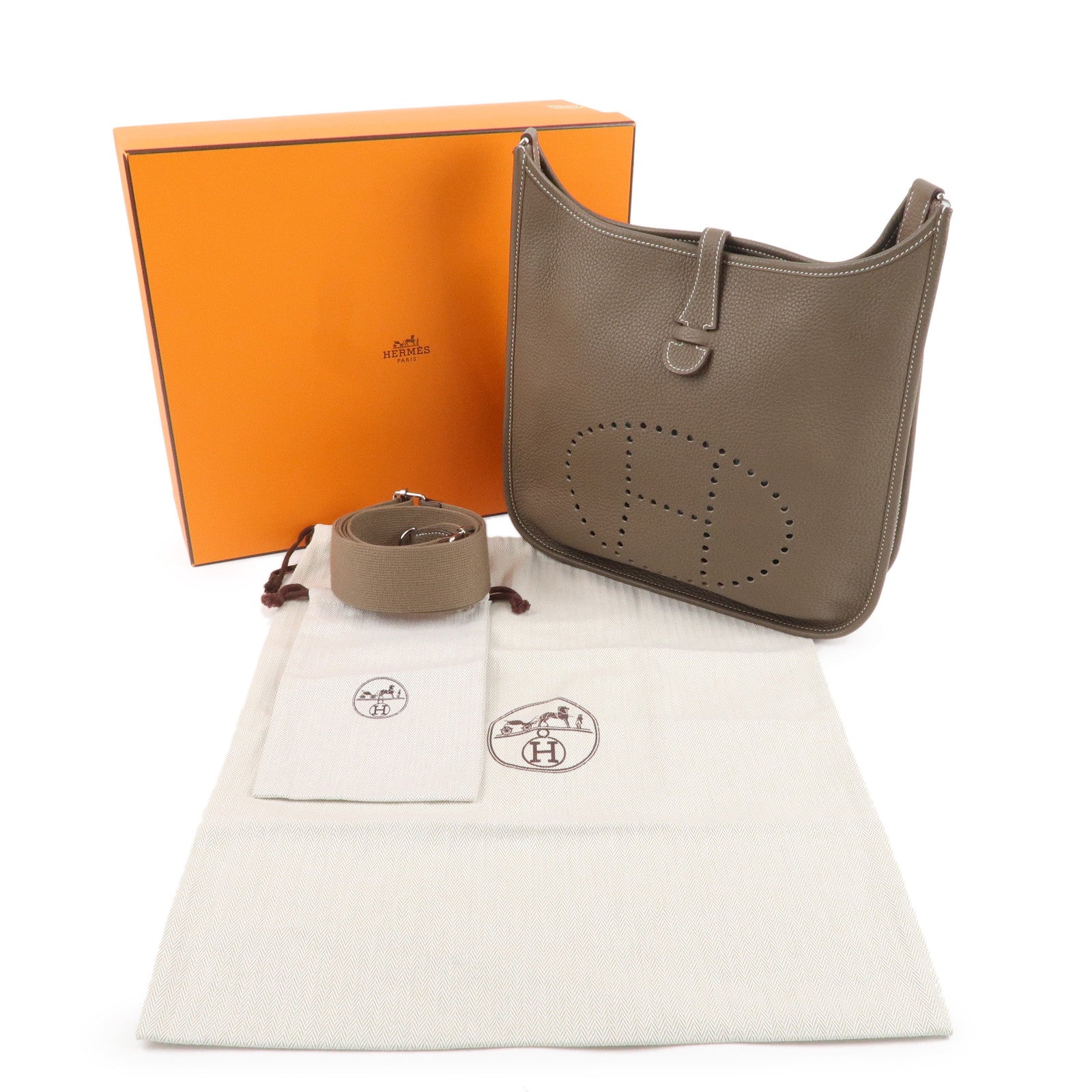 Luxury Hermes Taurillon Clemence Evelyne 3PM Shoulder Bag Etoupe