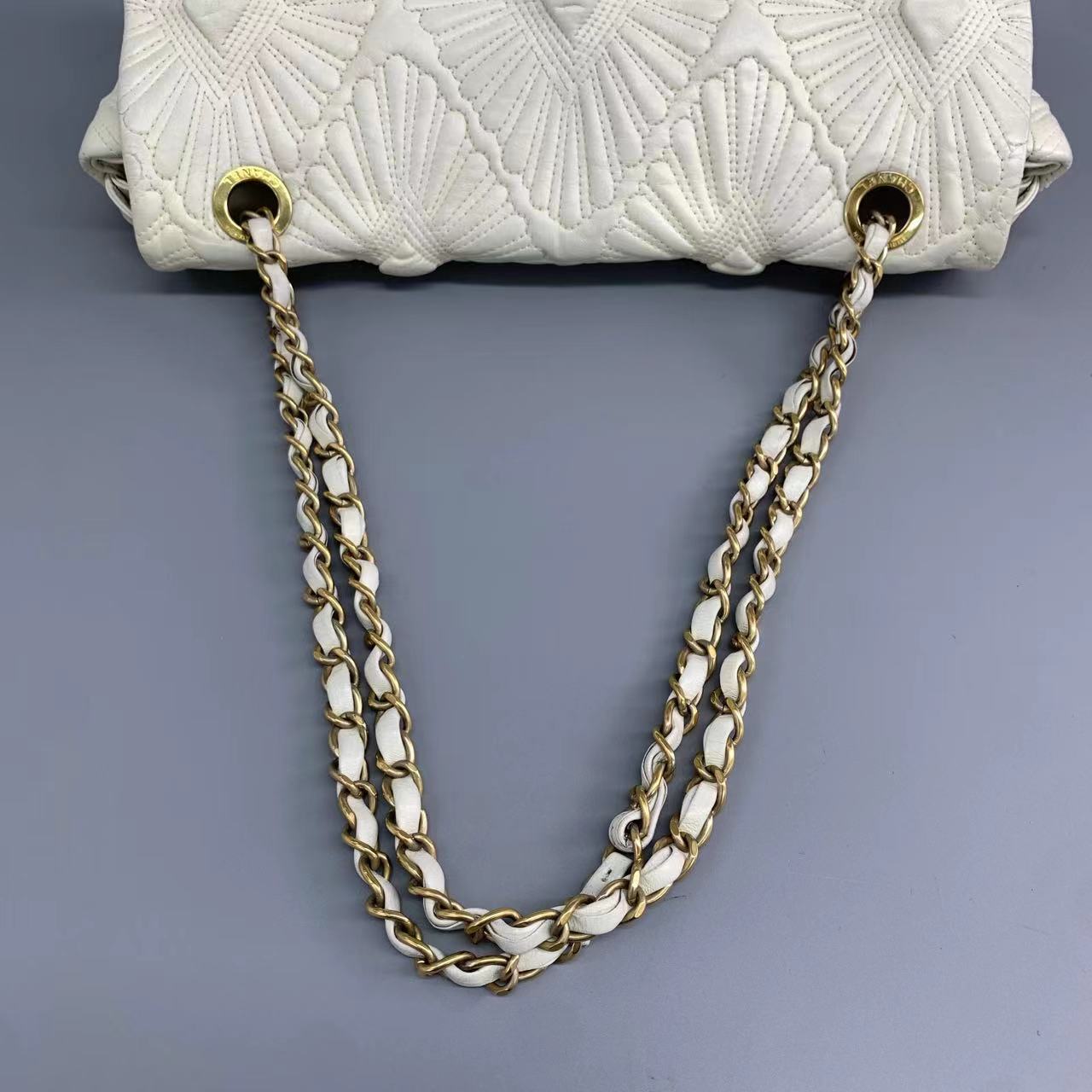 Chanel Paris-Venice Ca DÃ¢Oro Flap Bag Seashell 3D Embroidered Flap Bag 2009 Large Off White