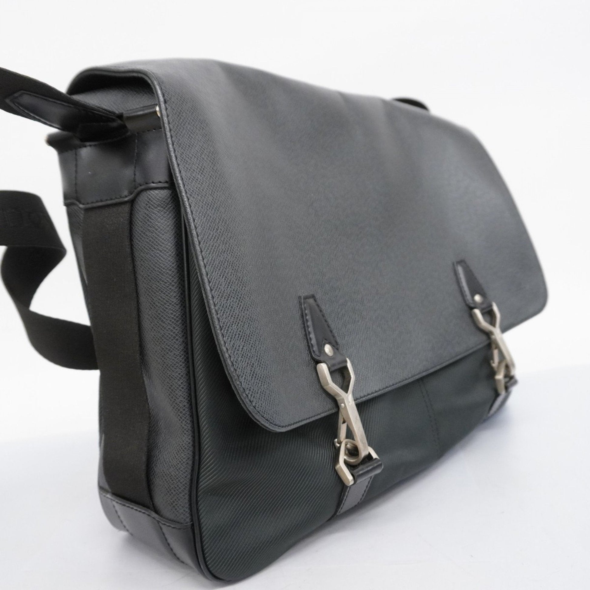 Louis Vuitton Shoulder Bag