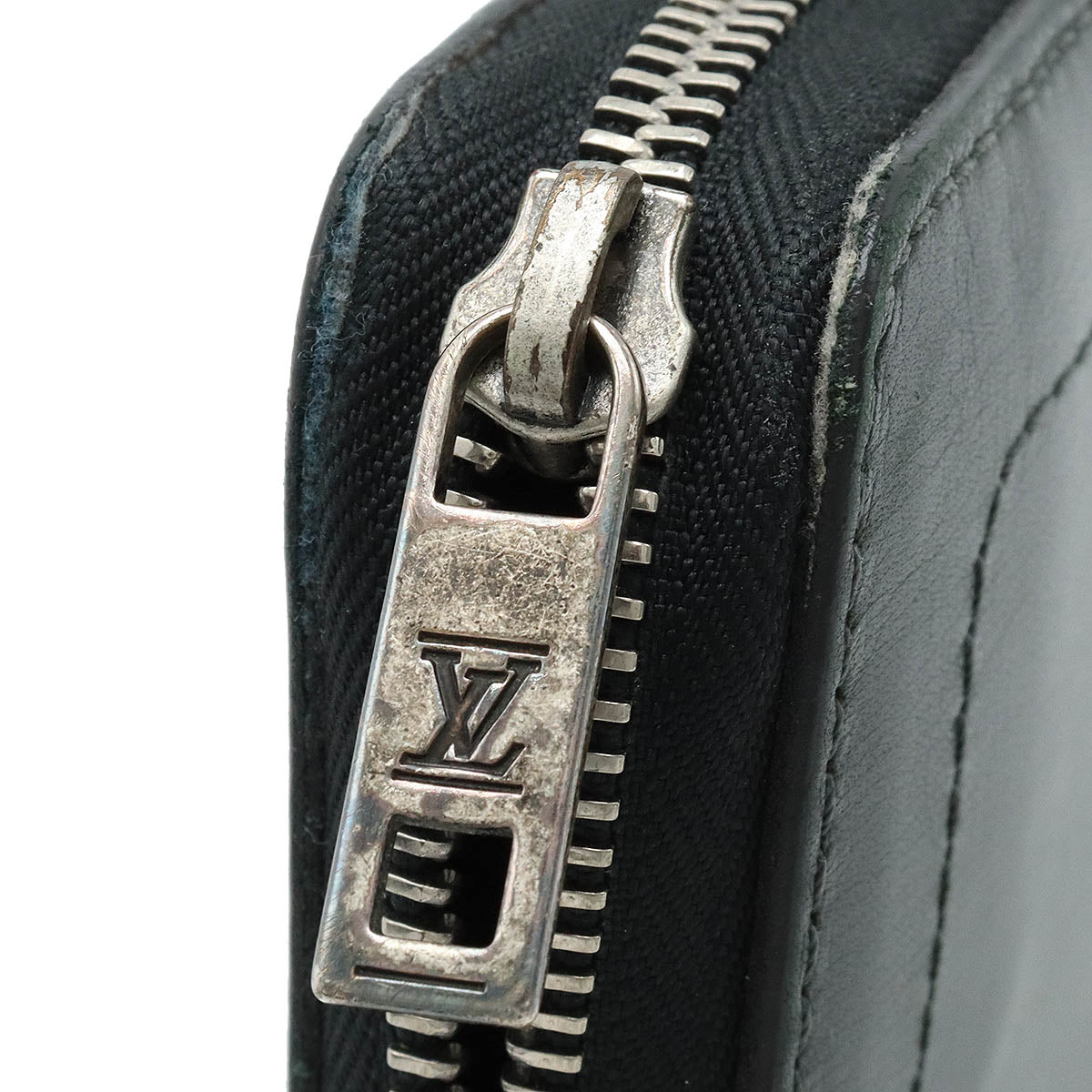 Louis vuitton Utah Jeepy Organizer Round Long Wallet Carf Leather Basalt Initial Inlet M97026