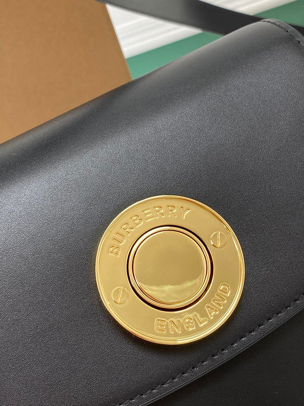 Burberry Bags 465