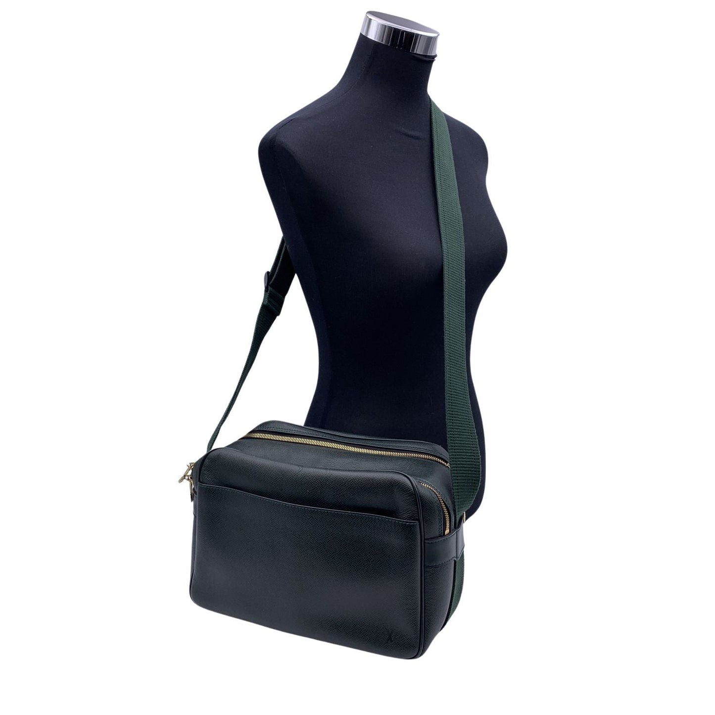 LOUIS VUITTON Green Taiga Leather Reporter Pm Messenger Bag