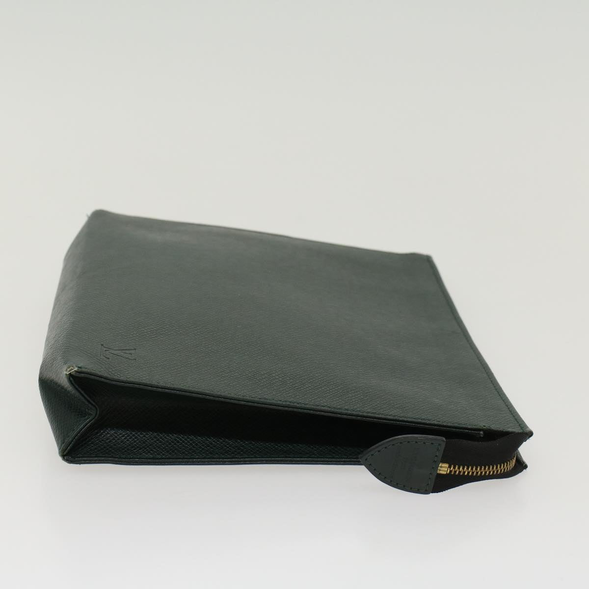 LOUIS VUITTON Taiga Poche Toilette 26 Pouch Epicea LV