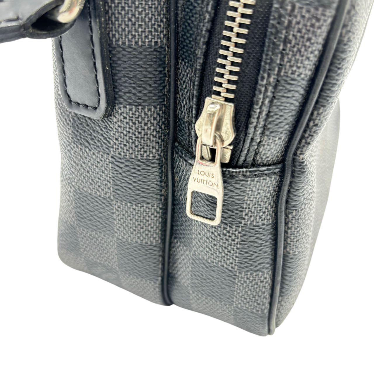 LOUIS VUITTON  Damier Graphite Rem Bag