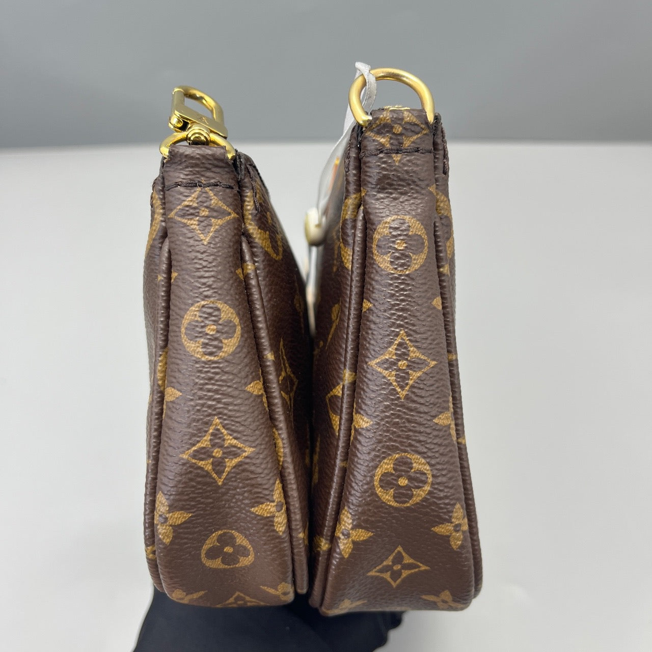 LOUIS VUITTONShoulder Bag