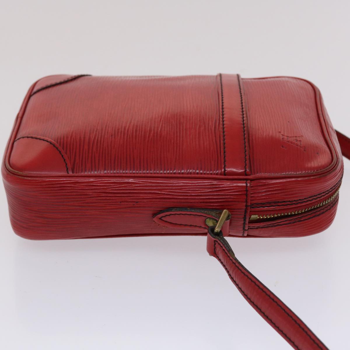 LOUIS VUITTON Epi Danube Shoulder Bag Red LV