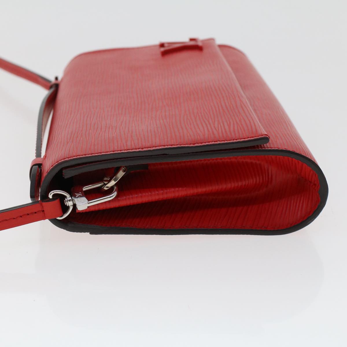 LOUIS VUITTON Epi Clerry Shoulder Bag Red LV Auth 49748A