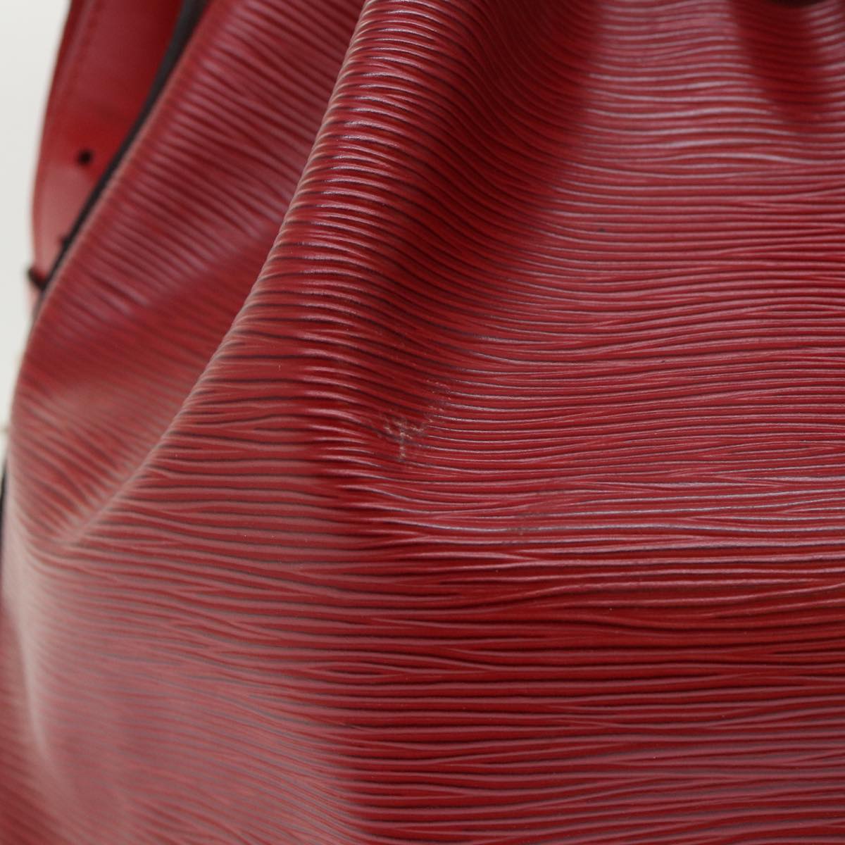 LOUIS VUITTON Epi Petit Noe Shoulder Bag Red M44107 LV Auth 49850