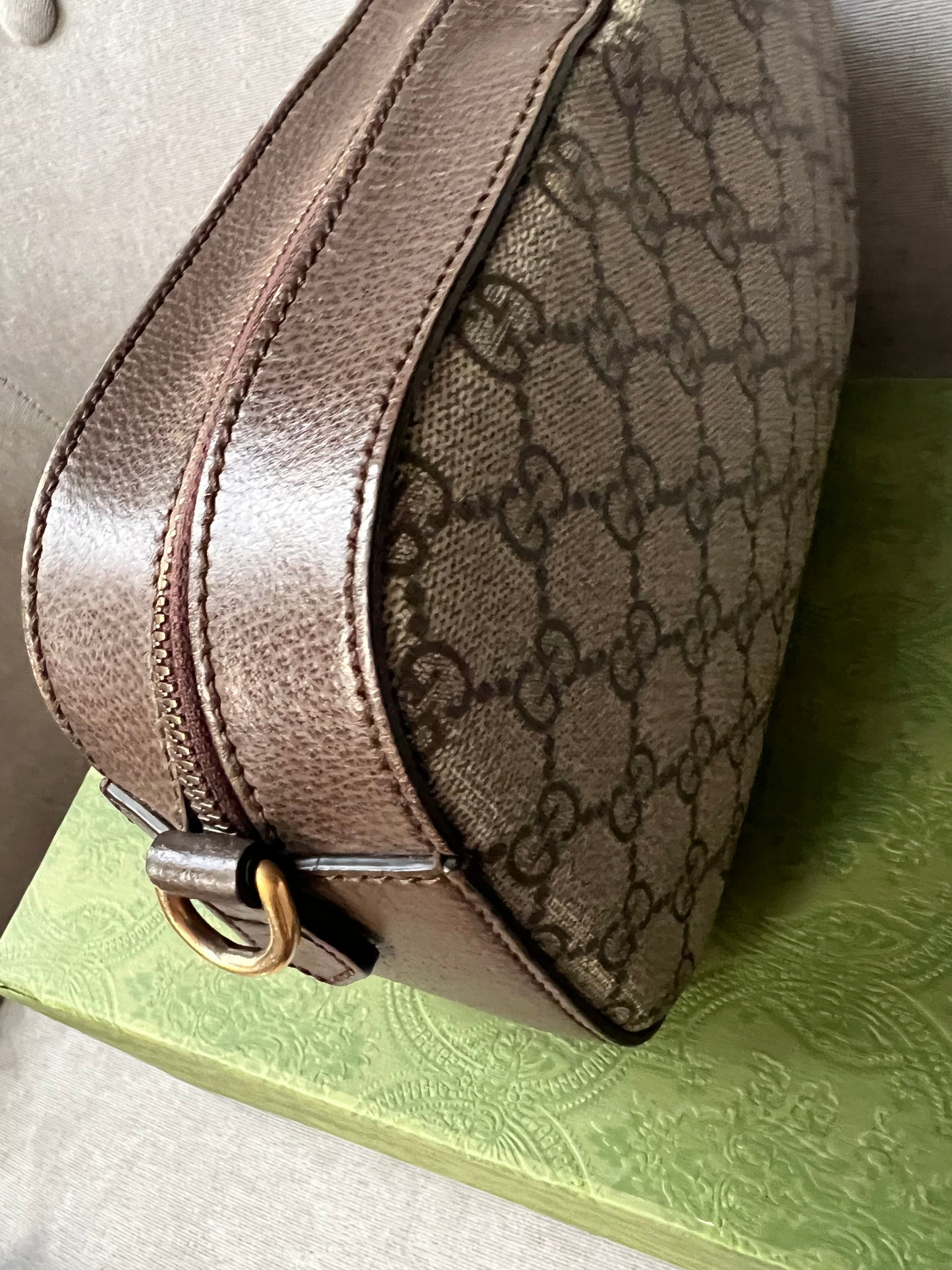 Gucci Neo  GG Supreme Messenger Bag (RRP £1060)