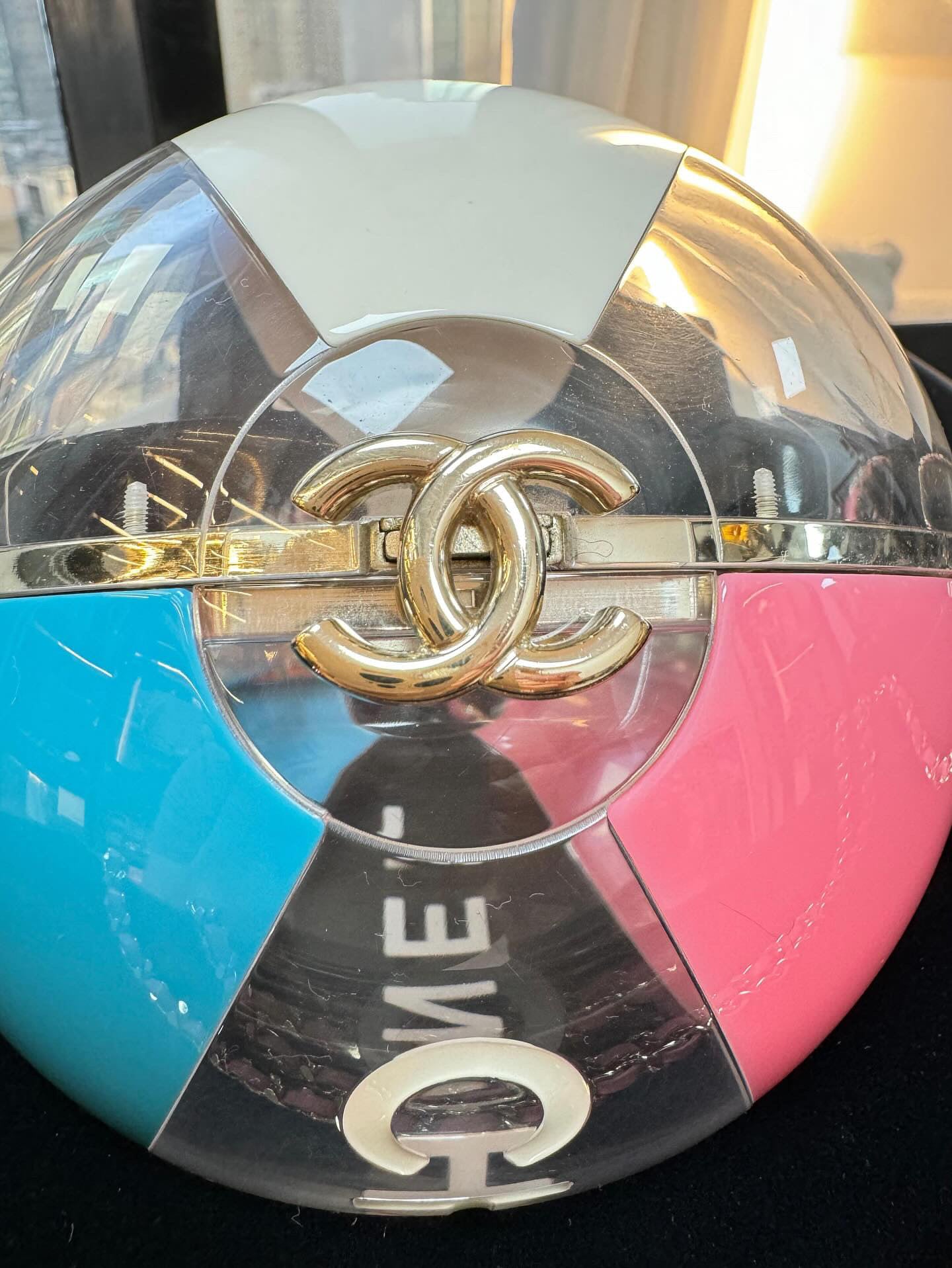 Rare Chanel 2019 Runway White Blue Pink Clear Round Beach Ball Evening Shoulder Bag full set with original box