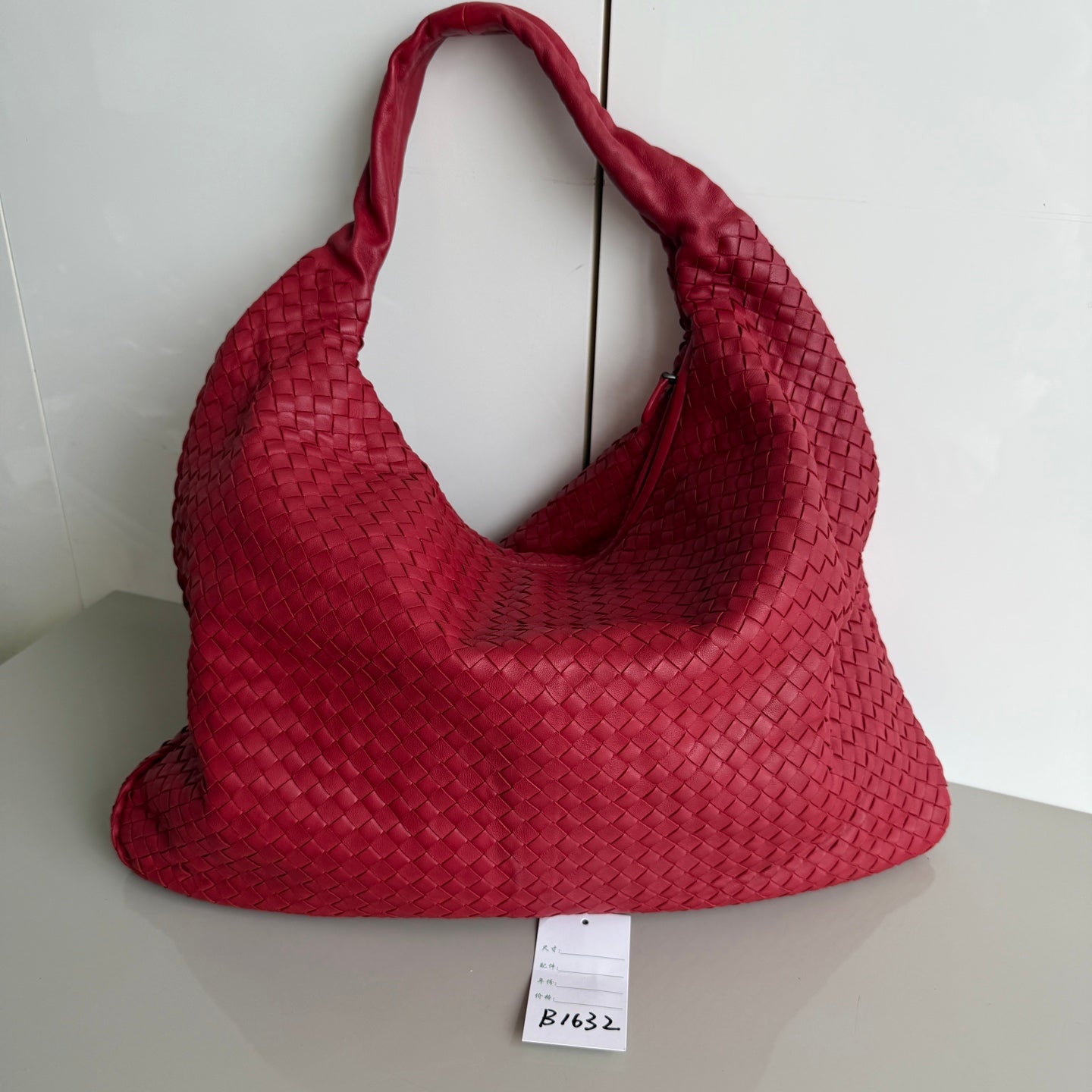Bottega Veneta Veneta Hobo Maxi Dark Red Leather 51cm