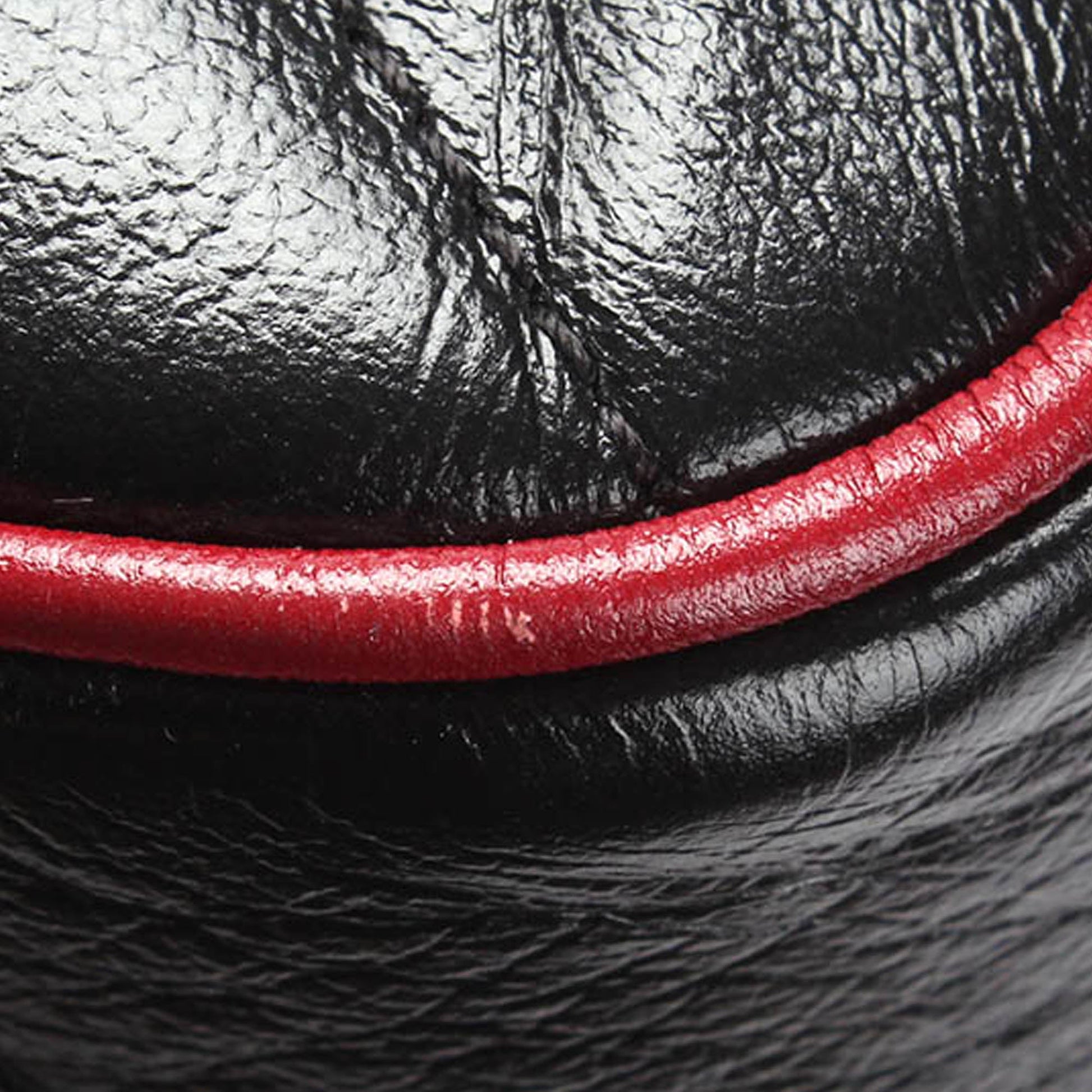 Gucci Quilted Chain Handbag