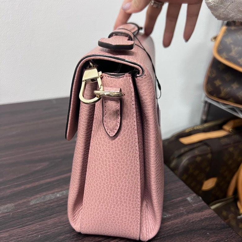 Gucci Leather Chain Crossbody Style 2
