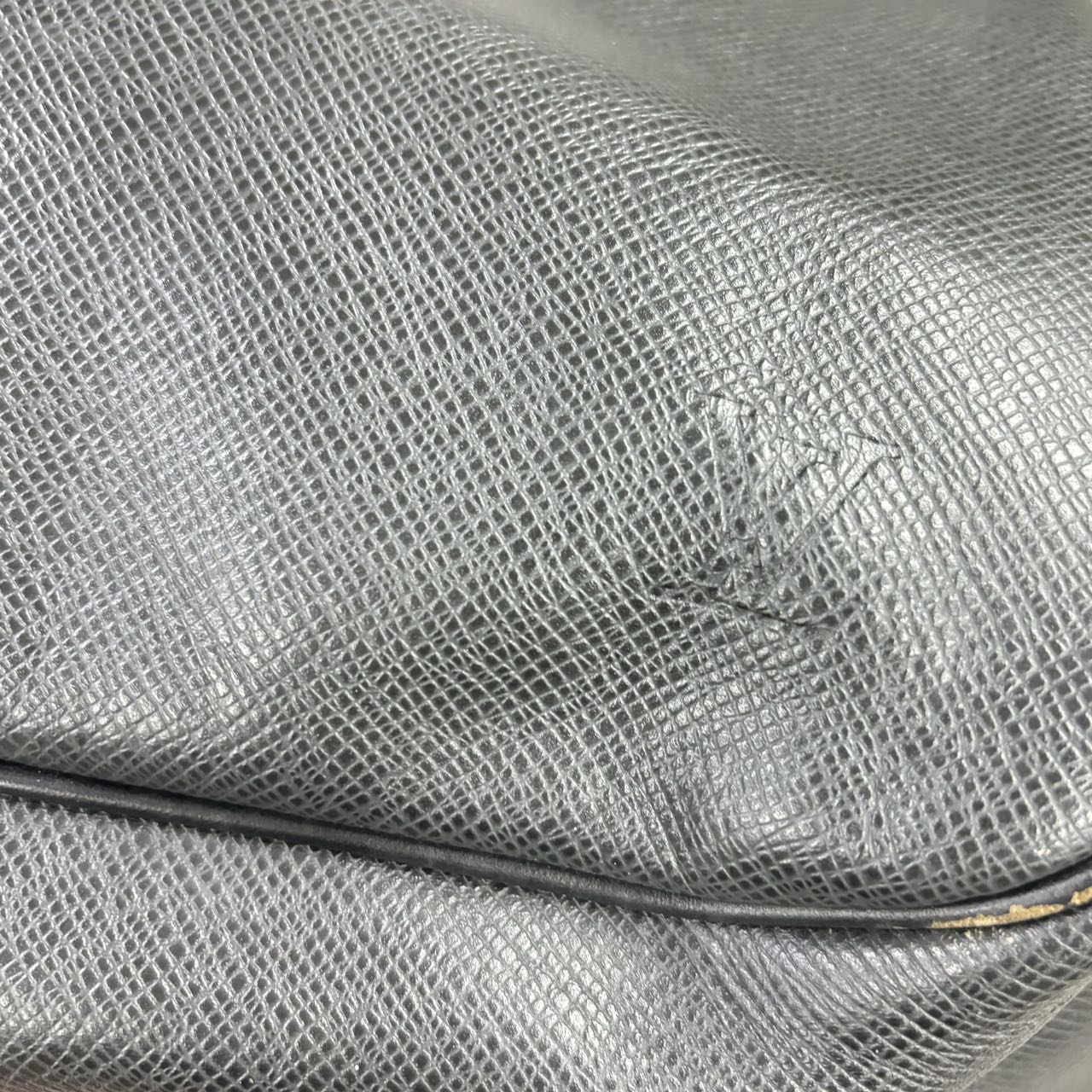LOUIS VUITTON  Kendall Taiga GM