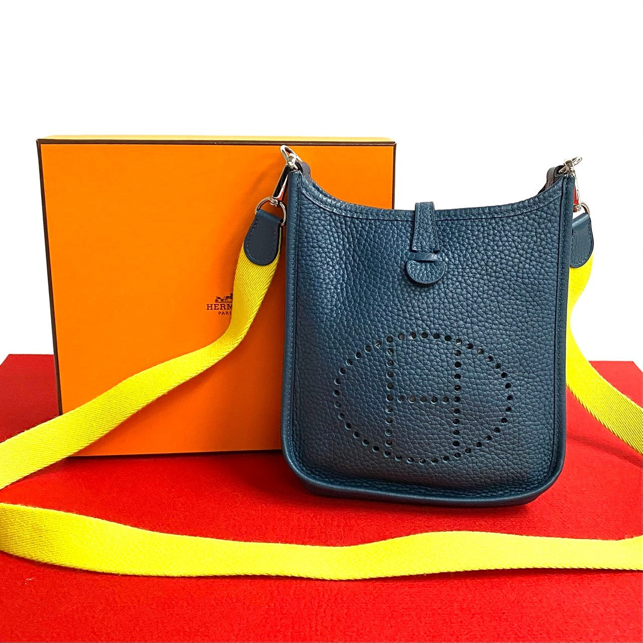 HERMES Shoulder Bag Taurillon Clemence, Leather blue Evelyn TPM Women