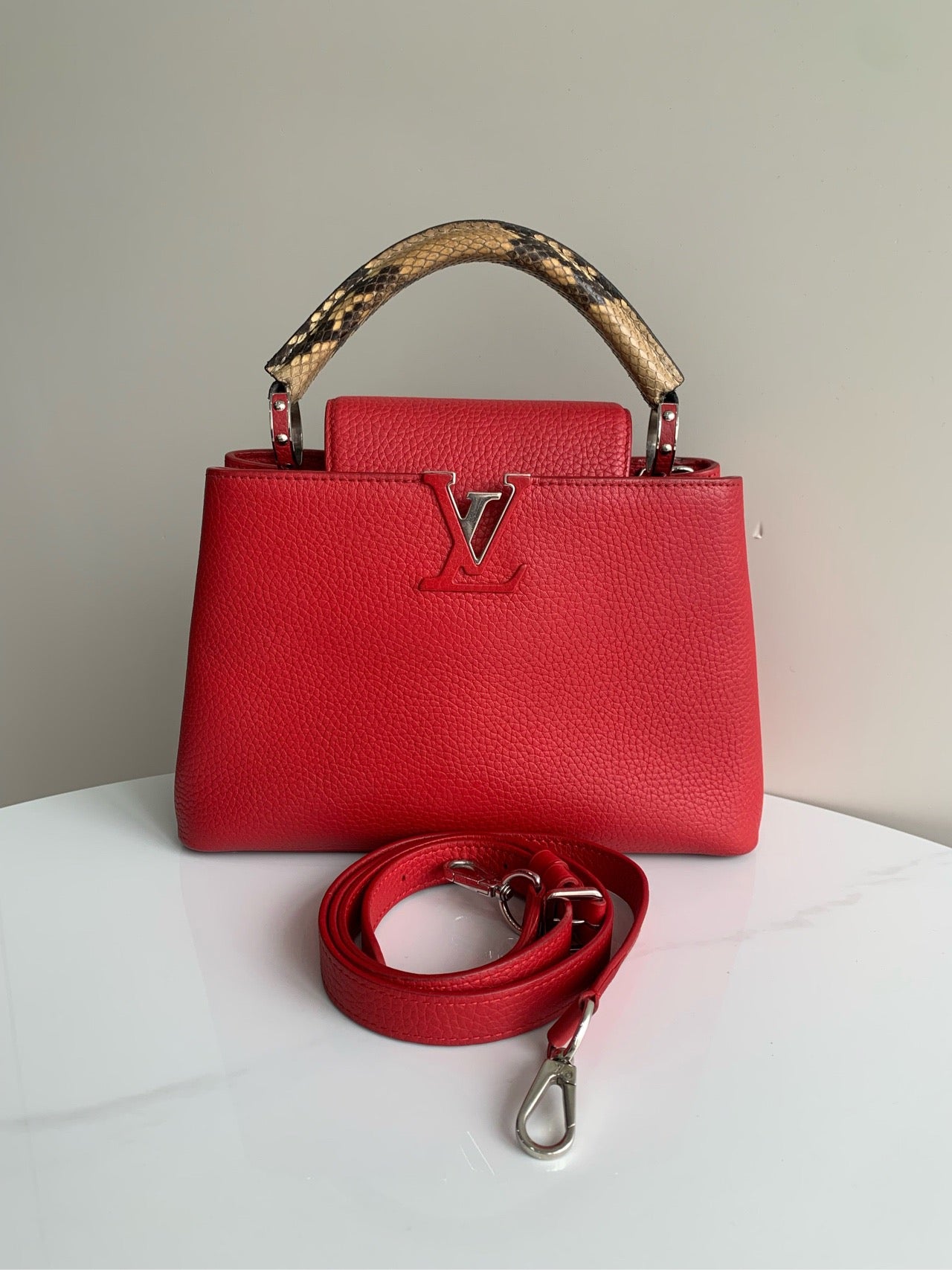 LOUIS VUITTONShoulder Bag