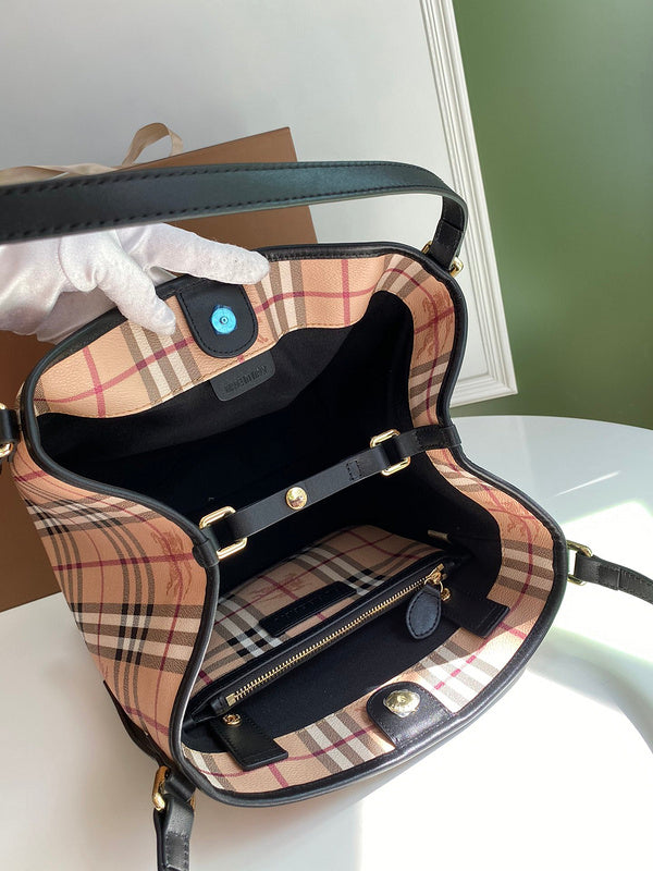 Burberry Bags 505