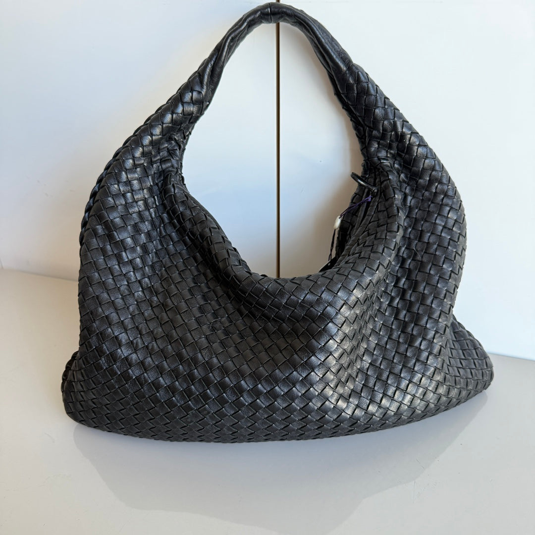 Bottega Veneta Veneta Intrecciato Hobo Bag Medium Black Leather 47cm