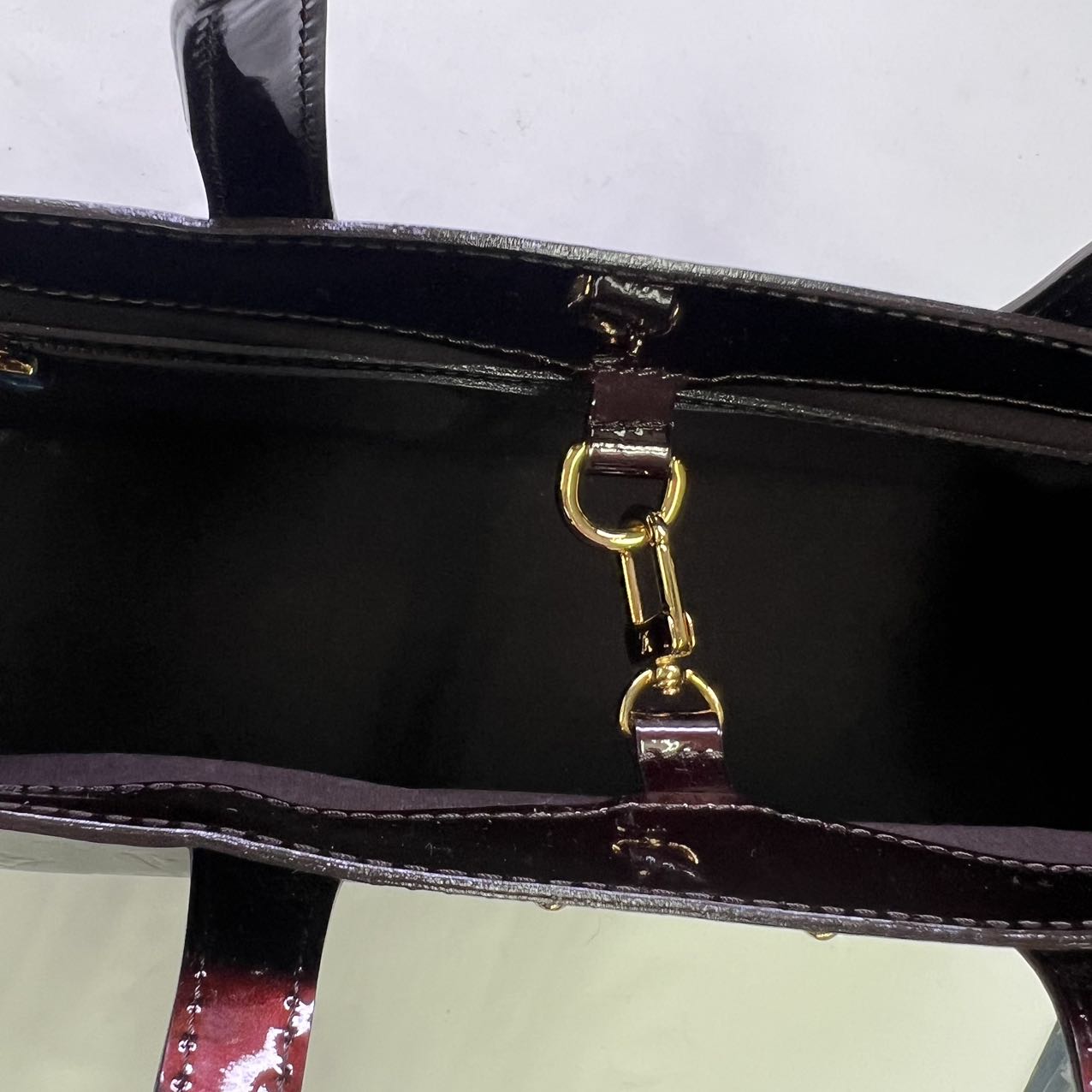 LOUIS VUITTON Vernis Wilshire PM