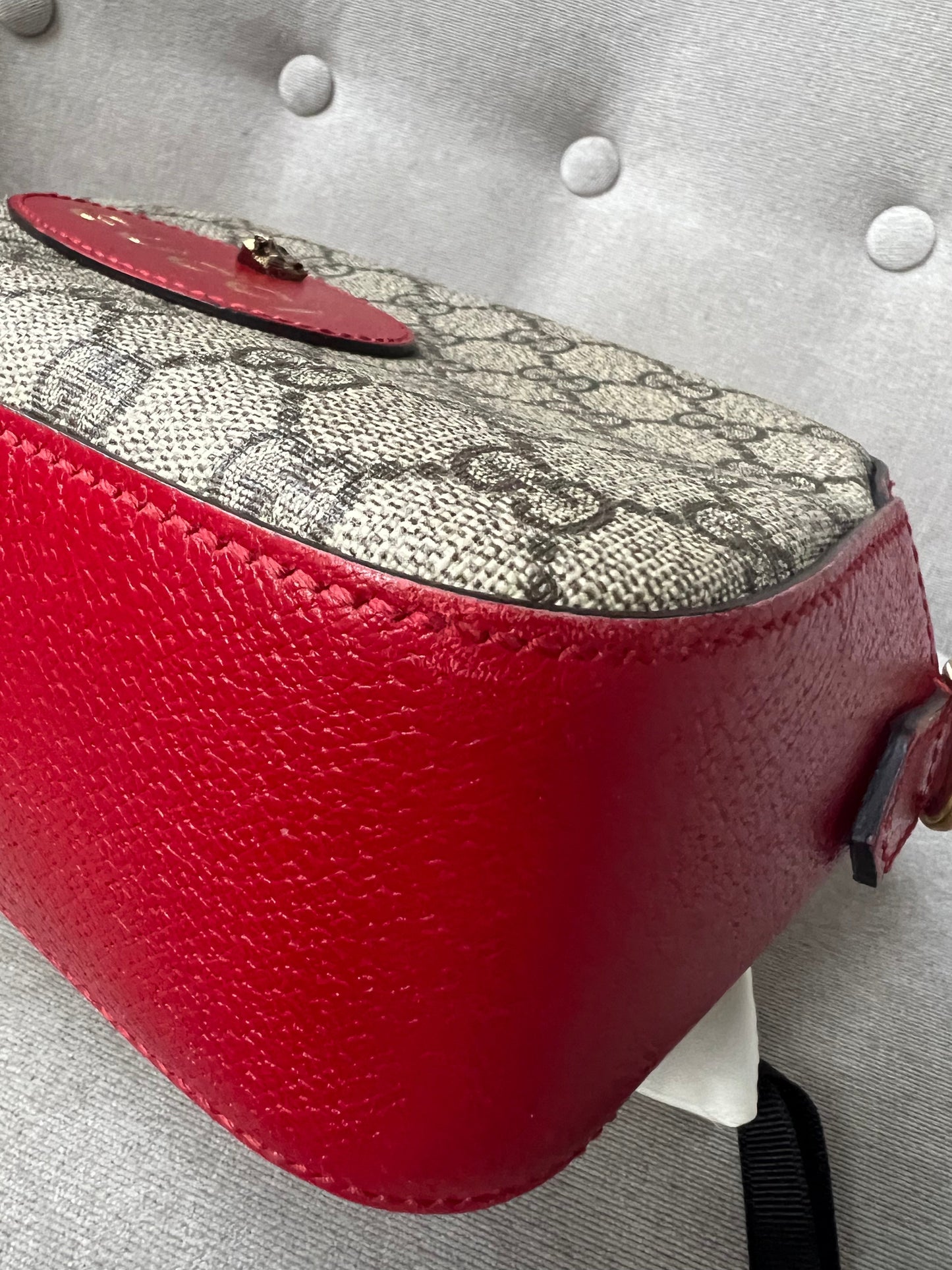 Gucci Neo  GG Supreme Messenger Bag (RRP £1060)