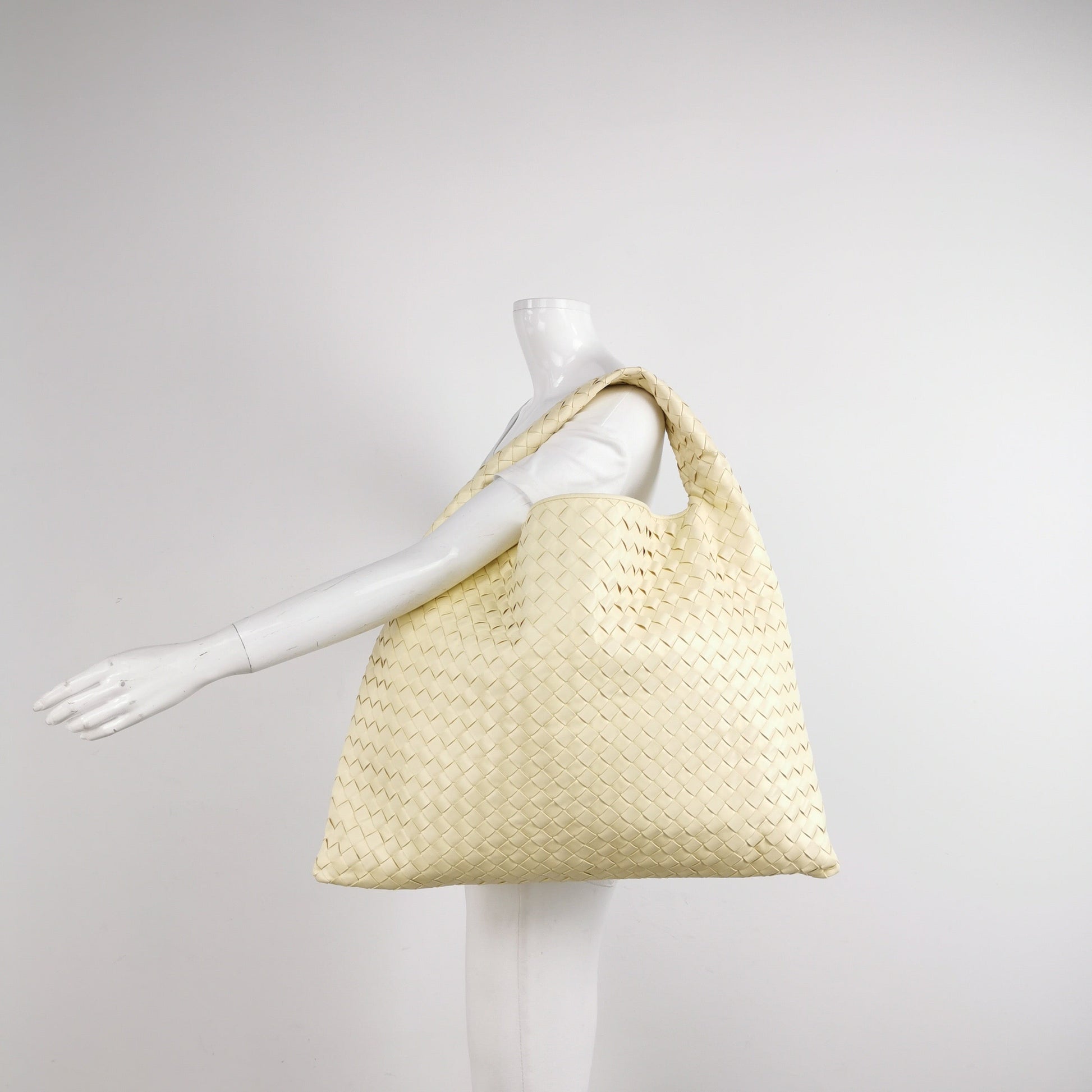 Bottega Veneta Hop Large Leather Pale Cream Yellow Hobo Bag