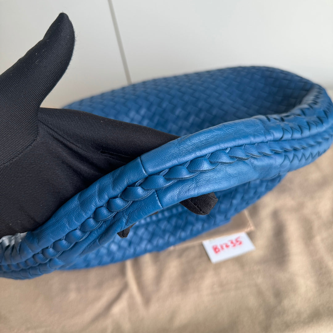 Bottega Veneta Veneta Hobo Medium Blue Intrecciato Leather Bag 47cm