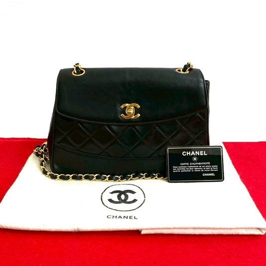 CHANEL Shoulder Bag lambskin black Matrasse