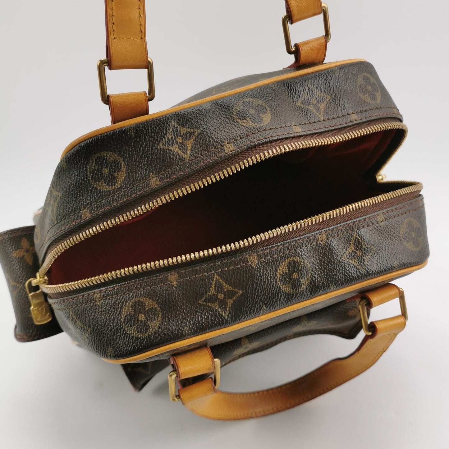 Louis Vuitton Excentri Cite Camel Leather Handbag 24113078965445