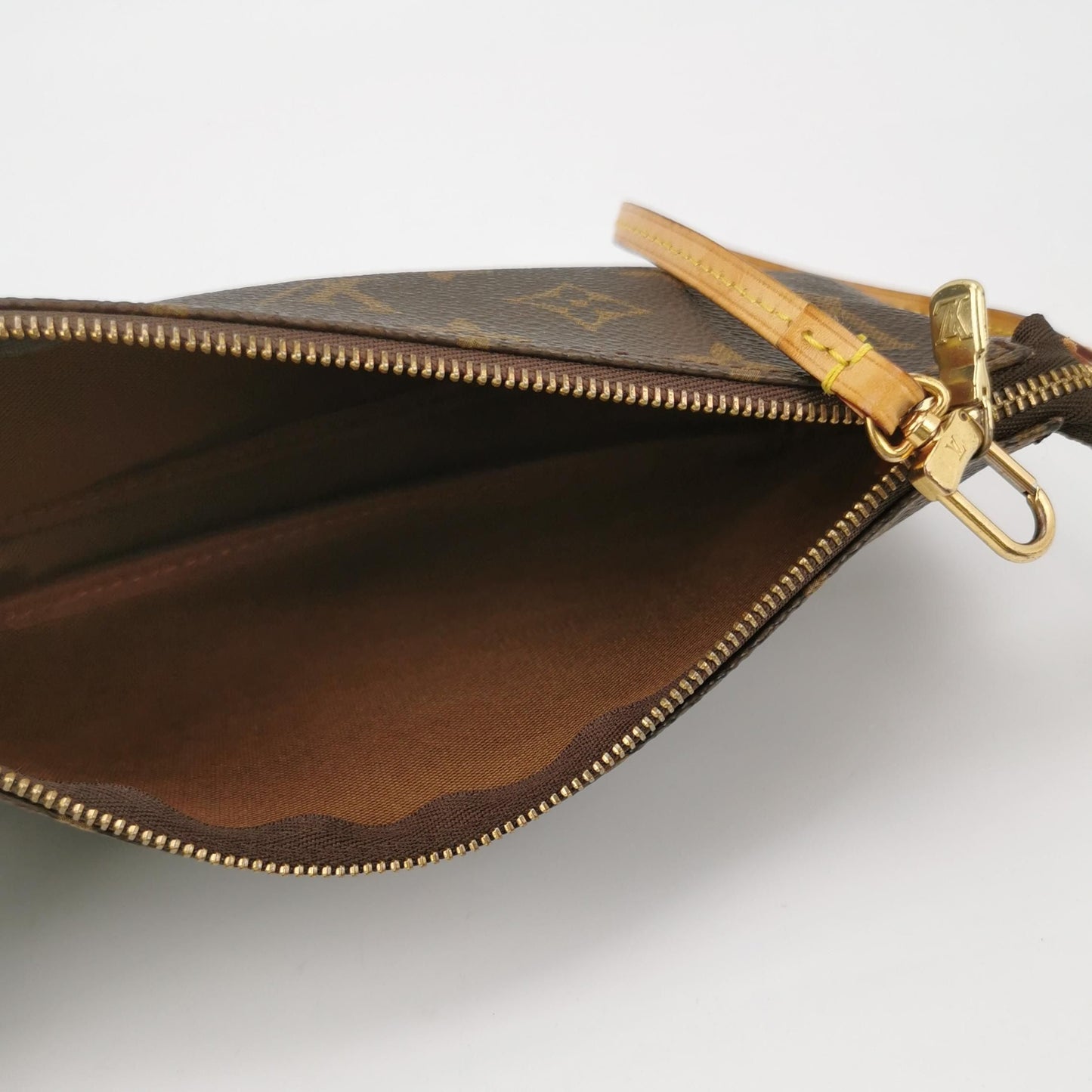 Louis Vuitton Accessories Mahjong Bag Large Vegetable Tanned Leather Monogram Print Handbag 24120478969953