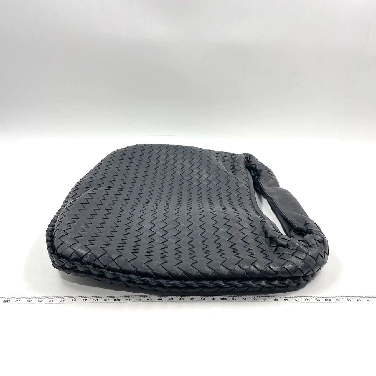 Bottega Veneta Intrecciato Hobo Bag Medium Black Lambskin leather
