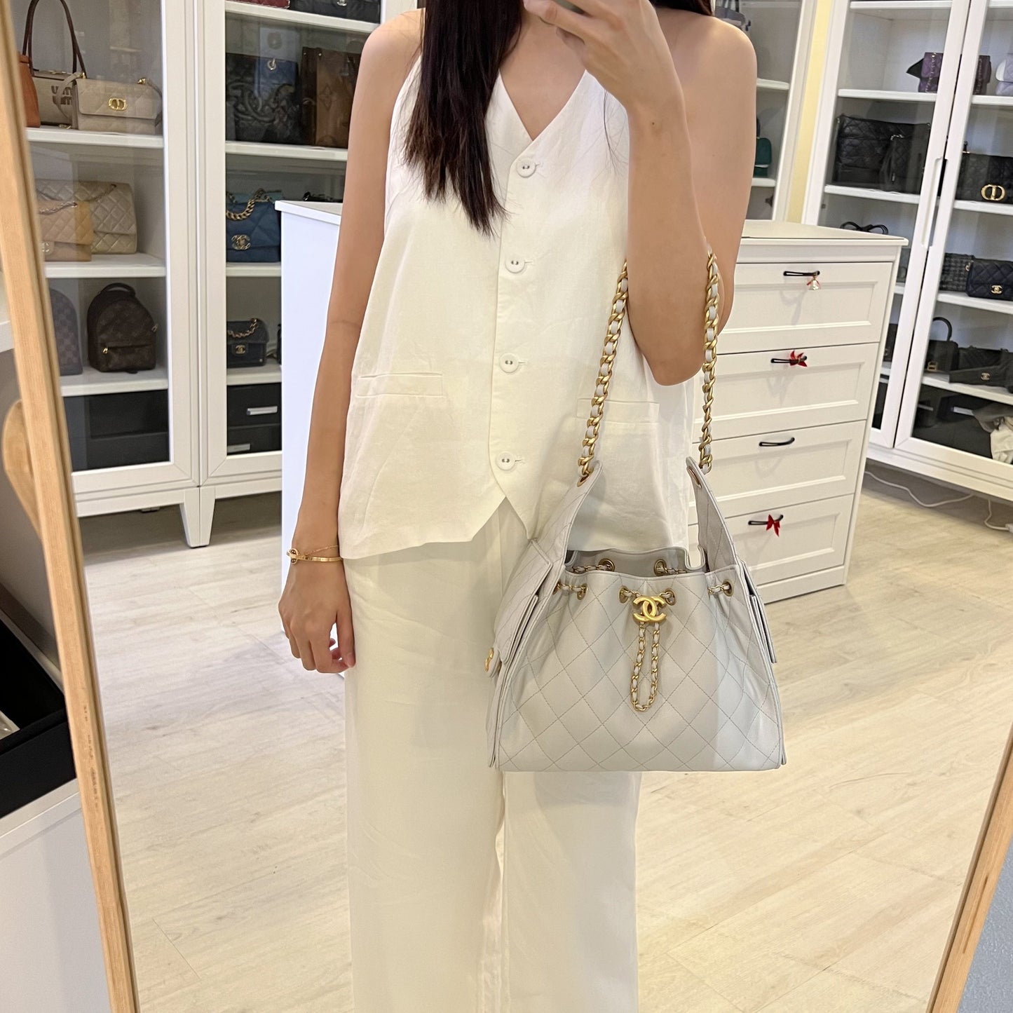 [Un - June 2025] Chanel 25 Small Hobo Bag in Grey Caviar and AGHW (Model: AS5293)