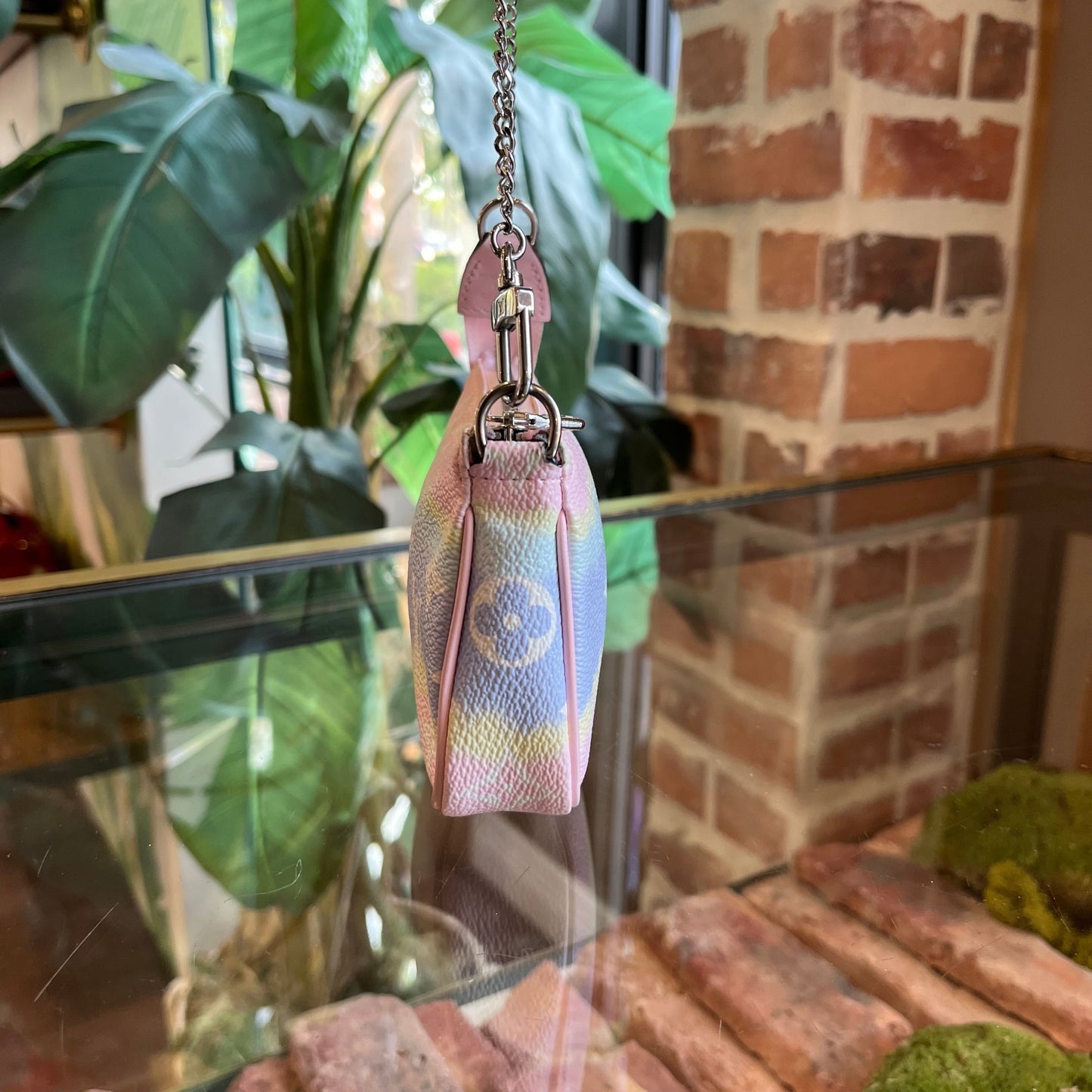 LOUIS VUITTON Pochette Accessories Mini Escale Pastel Crossbody