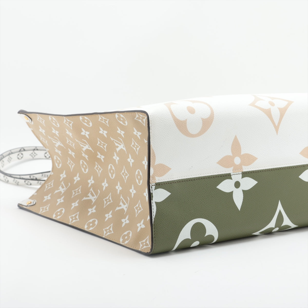 Louis Vuitton Monogram Giant On The Go GM M44571