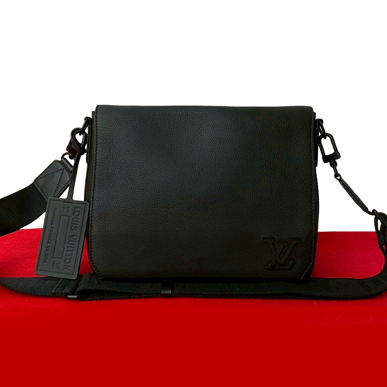 LOUIS VUITTON Shoulder Bag leather black Aerogram takeoff messenger